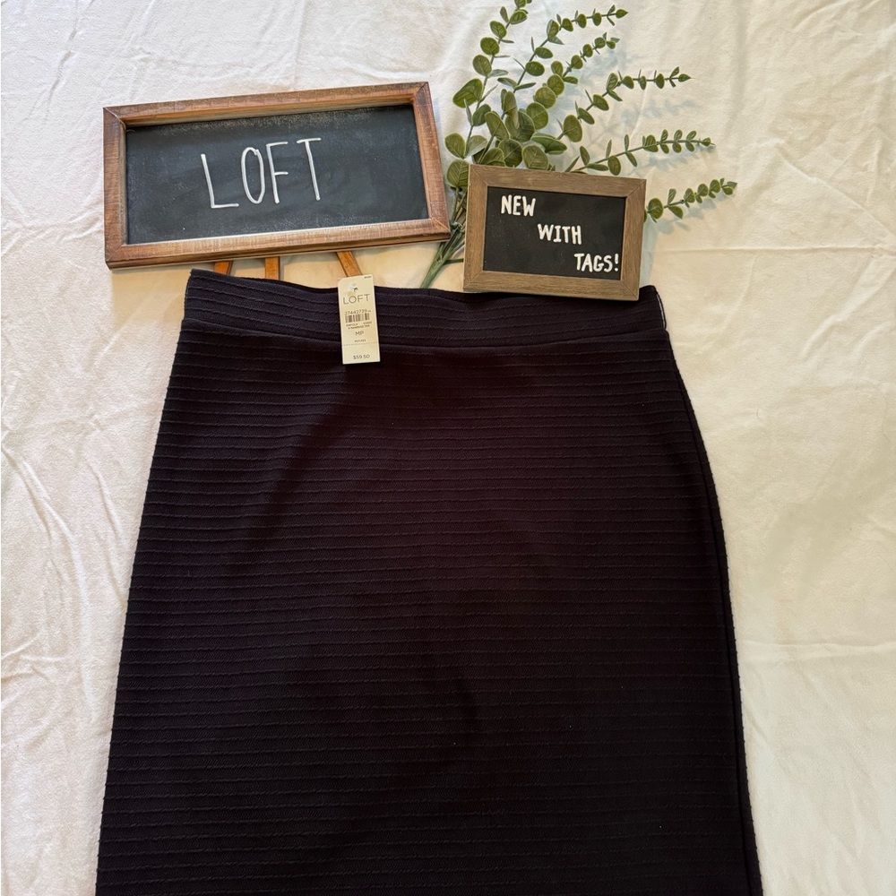 NWT + LOFT + Black Ribbed Stetchy Pencil Skirt